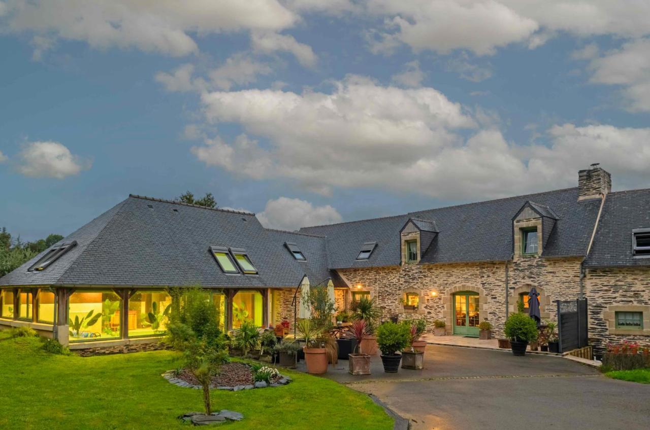 Les Pierres Bleues Bed & Breakfast Saint-Coulitz Eksteriør bilde